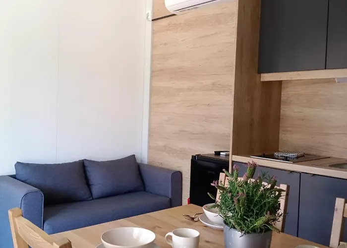 منتزه العطل Camping Planik