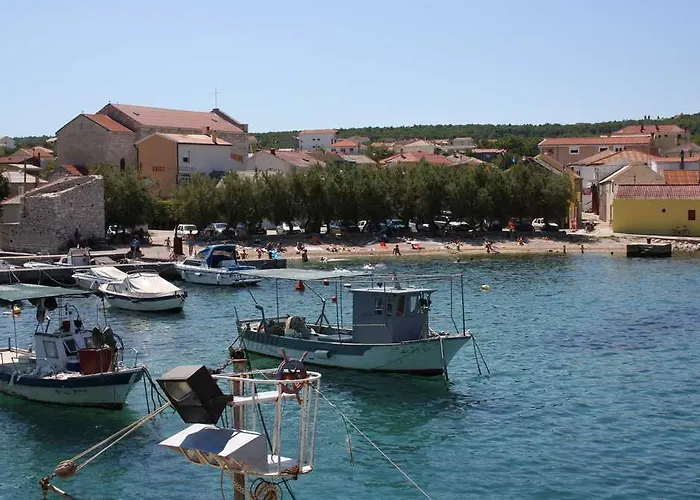 منتزه العطل Camping Planik