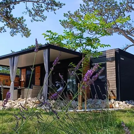 Camping Planik 3* Ražanac